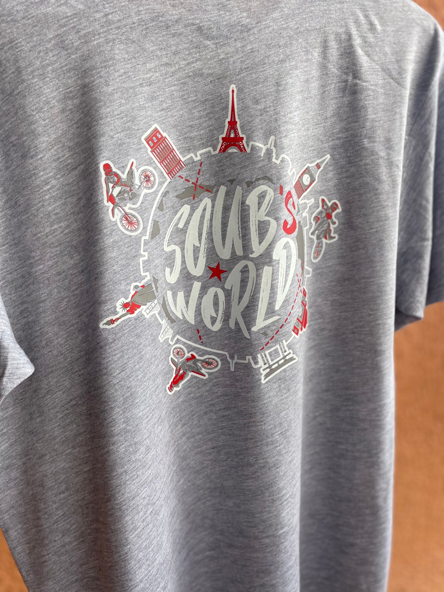 T-Shirt "World" gris clair